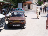 Sie sehen einen Mini Brumm auf Mljet.